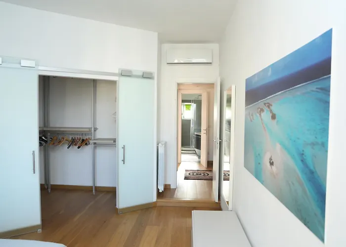 2br Modern Silent In Porta Pia Rom